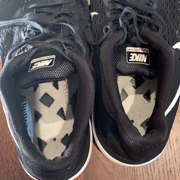Nike Flex Runners - Picture 4 of 5